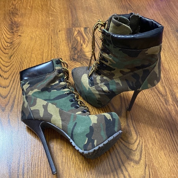 🌷 Camouflage 🌷 Camo Lace Up Stiletto Boots - Picture 2 of 9